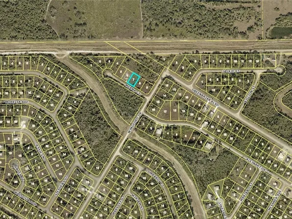 636 Myrna Ct, Lehigh Acres, FL 33972