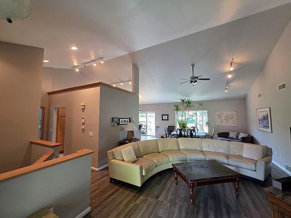 2nd image of 125 Meadow Ridge Lane