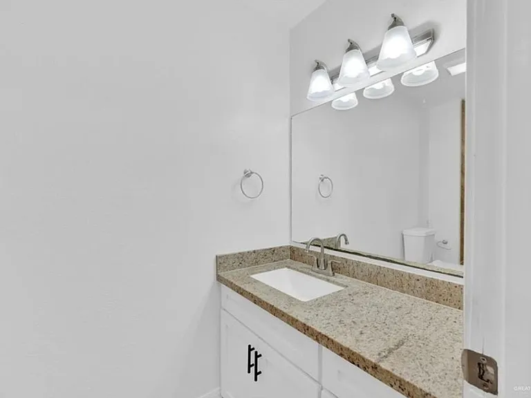 3505 N 23rd Ln — Photo 18