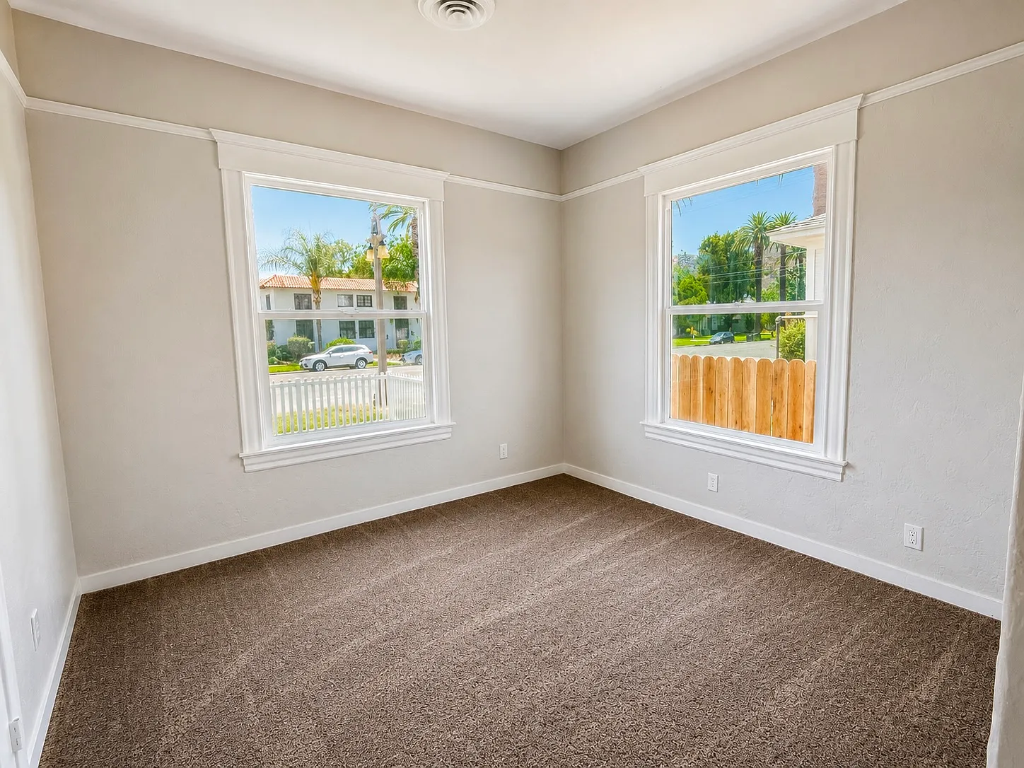 3 bed, 1136 sqft, $2,950 — Photo 3