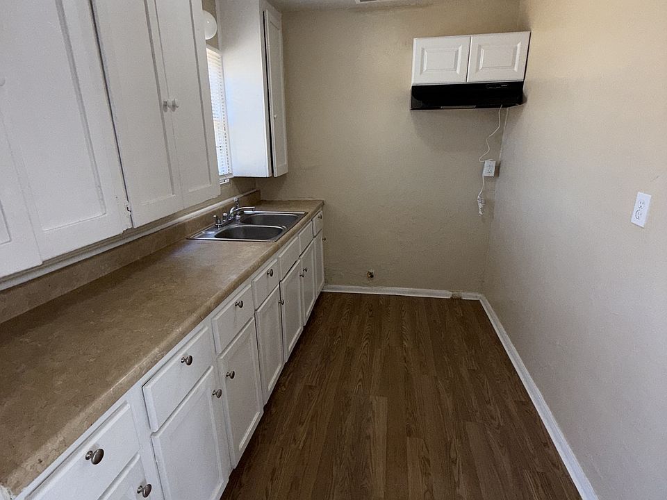 2nd image of 929 E Brundage Ln #15