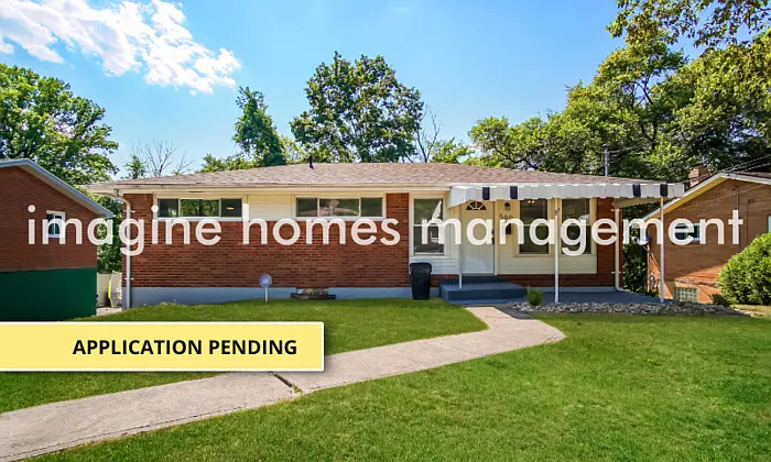 566 Firethorne Dr photo 1