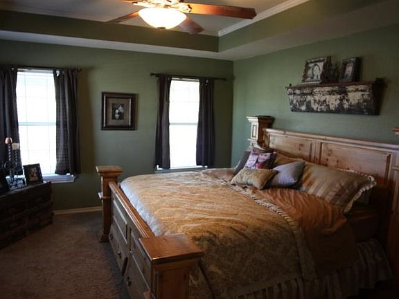 4th image of 951 Lakeland Park Cir
