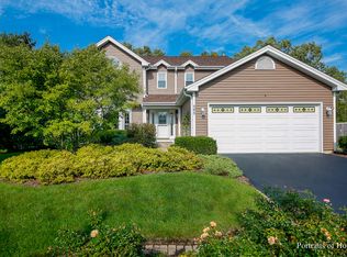 895 Winchester Ct, Carol Stream, IL 60188