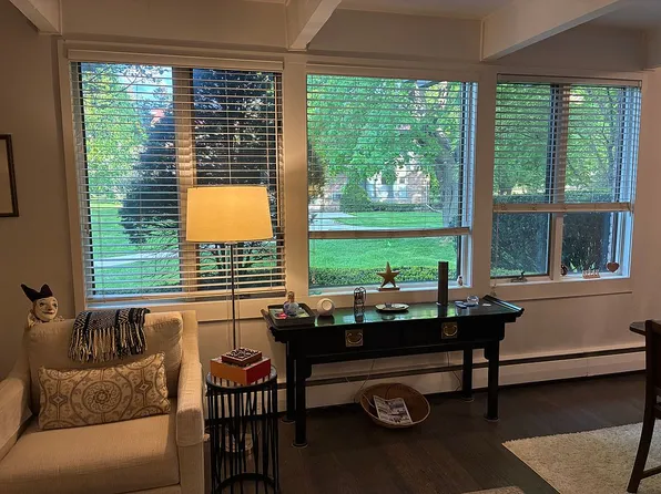 339 Concord Pl, Bloomfield Hills, MI 48304