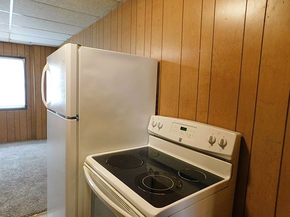 5th image of 300 S Main St APT 2