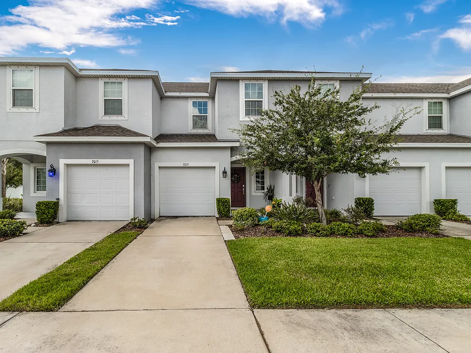 7013 Summer Holly Pl