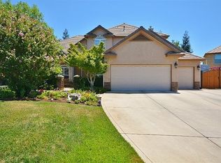 1729 E Shadow Creek Dr, Fresno, CA 93730
