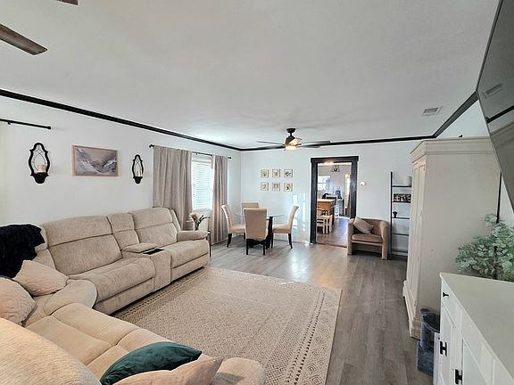 4th image of 410 Cedar St