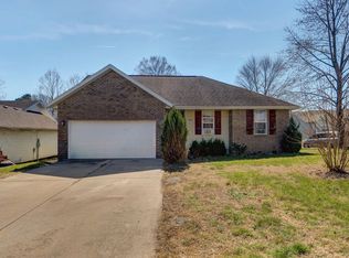 602 Oak Leaf Court, Nixa, MO 65714