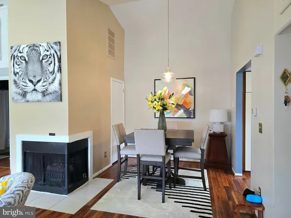 2102 Creekside Dr #2102, Newark, DE 19711