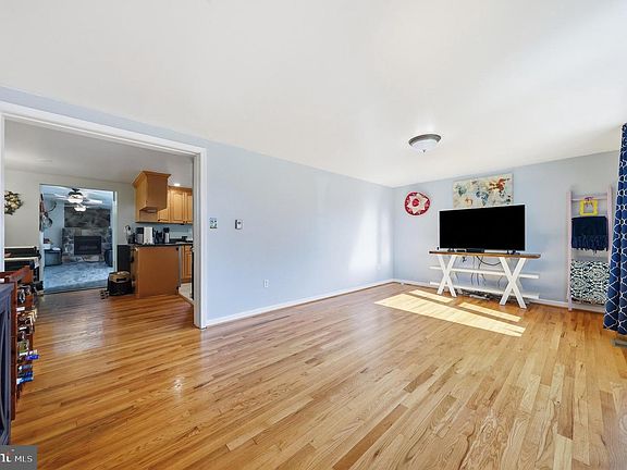 3rd image of 5 Clarke Ct
