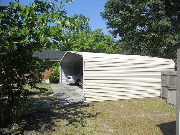 5th image of 903 Greenwood Dr