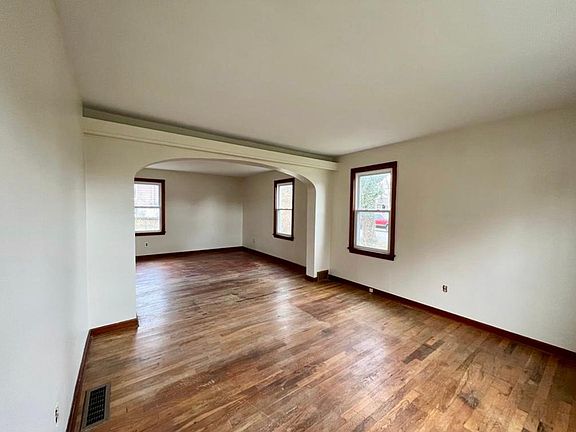 3rd image of 1105 E 36th St #House
