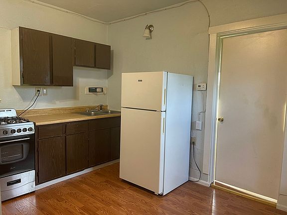 4th image of 5235 17th Ave NE #10