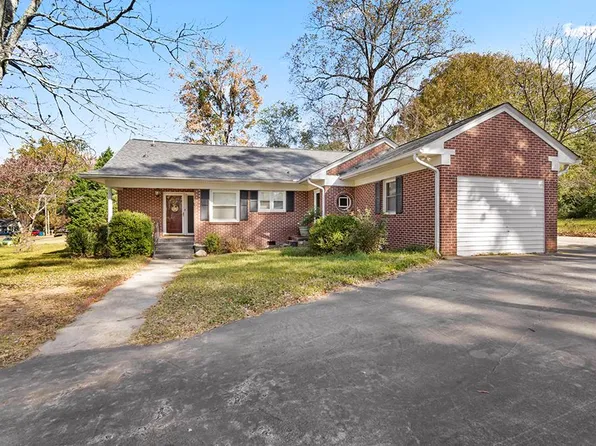 608 Brooklane Dr, Greenwood, SC 29649