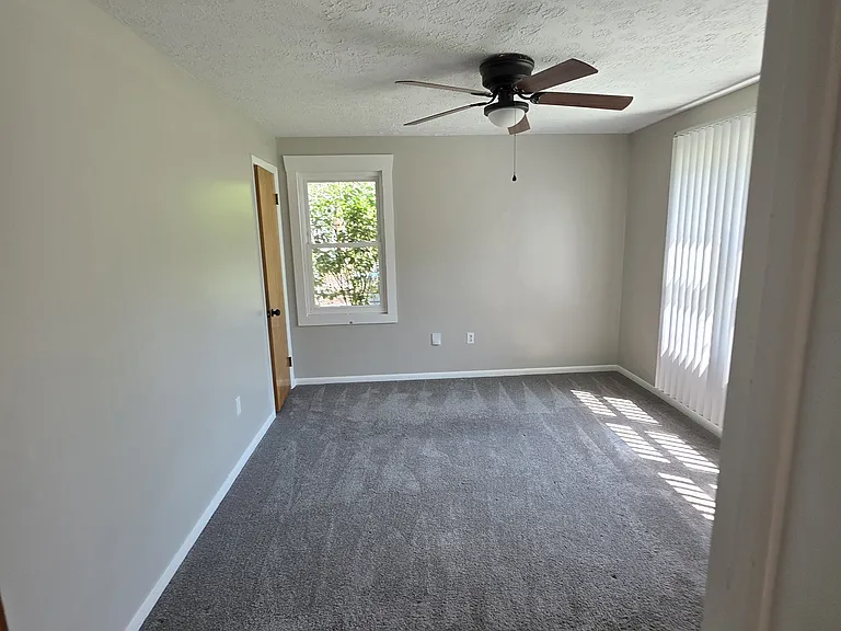 8996 Columbia Rd — Photo 9