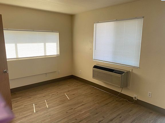 4th image of 2153 Stevens Dr