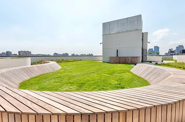 Rented by Manhattan Realty Group | media 17