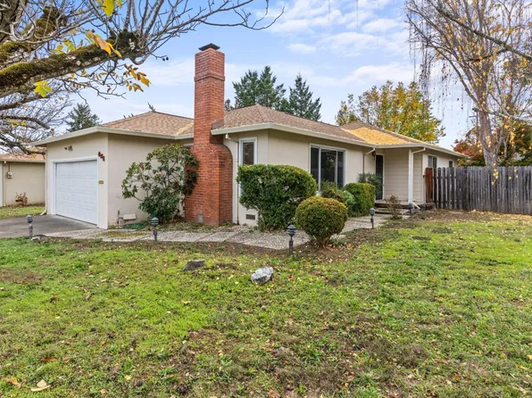 451 Observatory Avenue, Ukiah, CA 95482