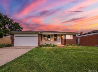 29132 Dover Ave, Warren, MI 48088