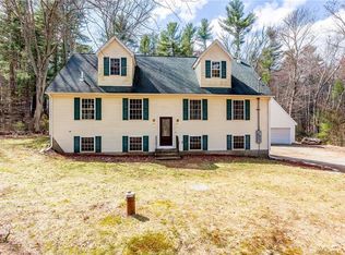 532 Ravenelle Rd, North Grosvenordale, CT 06255