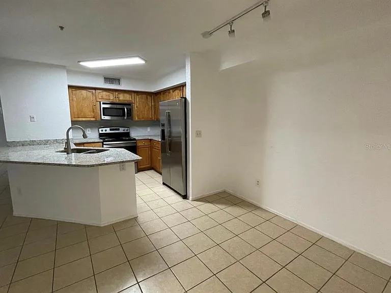 827 Camargo Way #112 — Photo 5