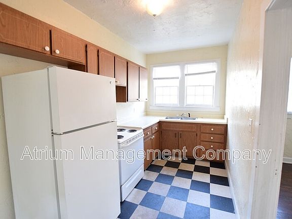 4th image of 410 E 14th St APT 204