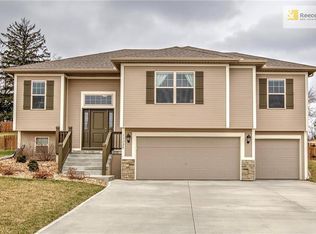 13220 N Clear Creek Dr, Platte City, MO 64079