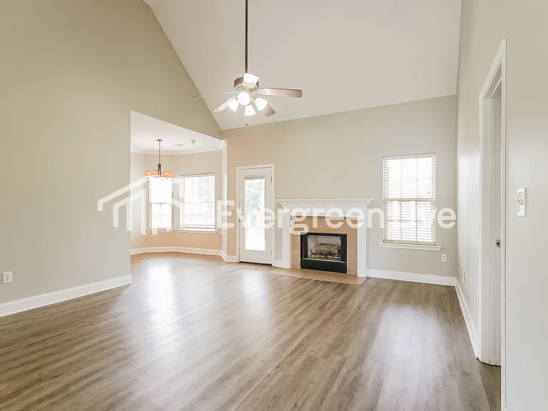 2018 Hidden Forest Ln — Photo 2