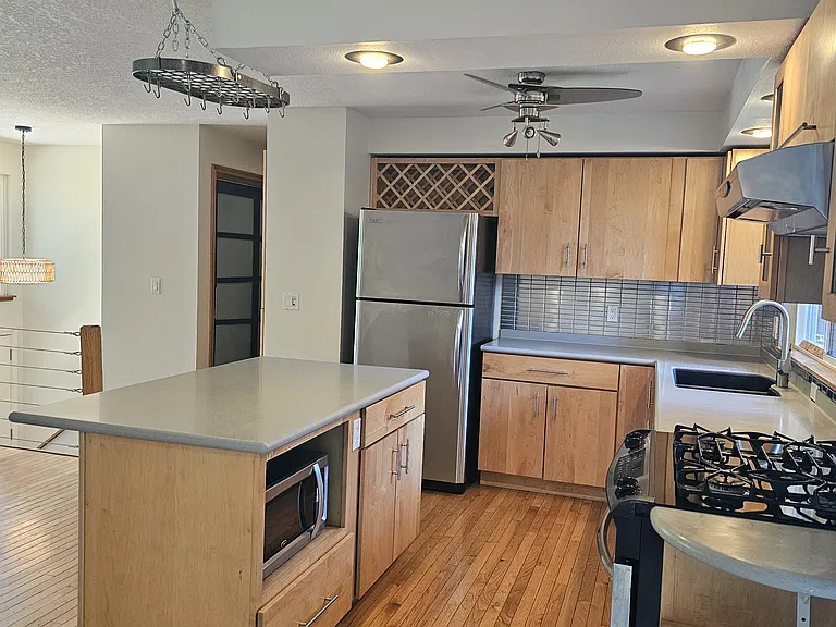 3016 SW Carolina St — Photo 11