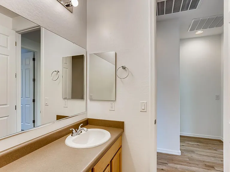 10819 W Lincoln St — Photo 19