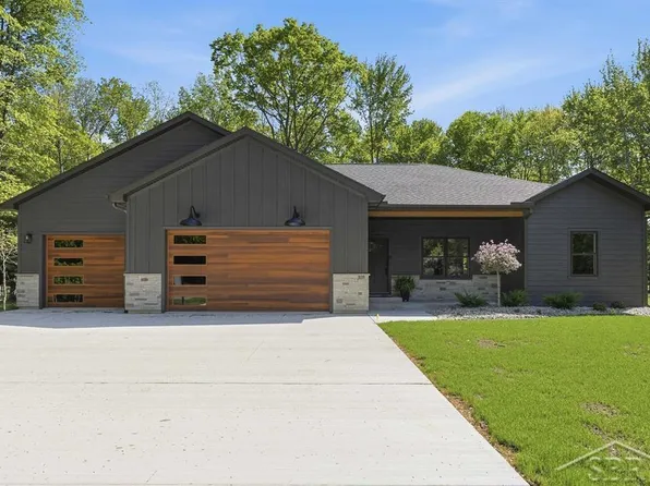 875 S Crooked Tree Ln, Midland, MI 48640