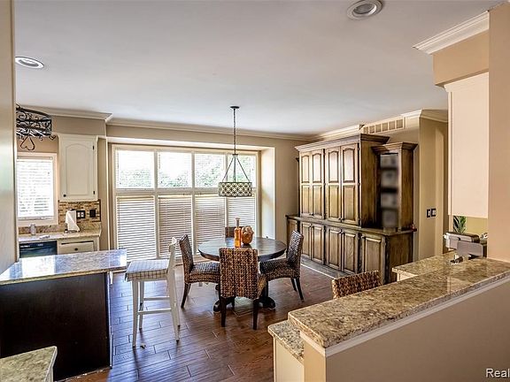 4th image of 5131 Woodview Ct #56