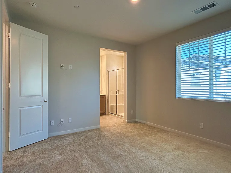 32408 Tannat Dr — Photo 7
