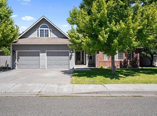 426 Lombardy Ln, Richland, WA 99352