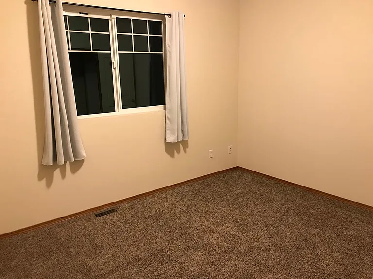 715 Kodiak Ln — Photo 5
