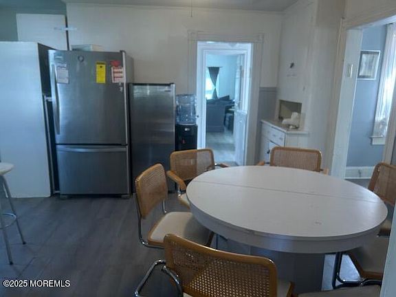 5th image of 1047 Stratton Pl