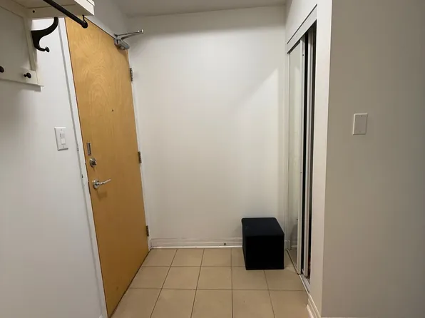 3515 Kariya Dr #3207, Mississauga, ON L5B 0C1