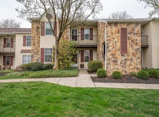 127 Valley Stream Cir, Wayne, PA 19087