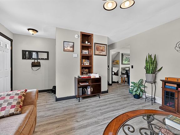 5th image of 4290 Sulgrave Dr