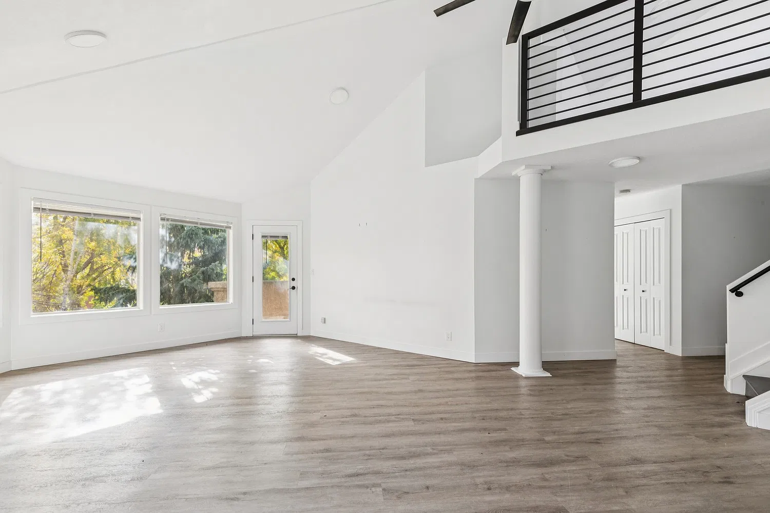 Oliver Court — Photo 1