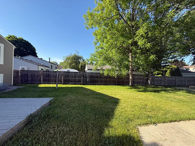 42780 Buckingham Dr — Photo 4