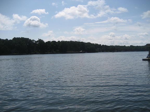 5th image of 1020 Long Island Dr