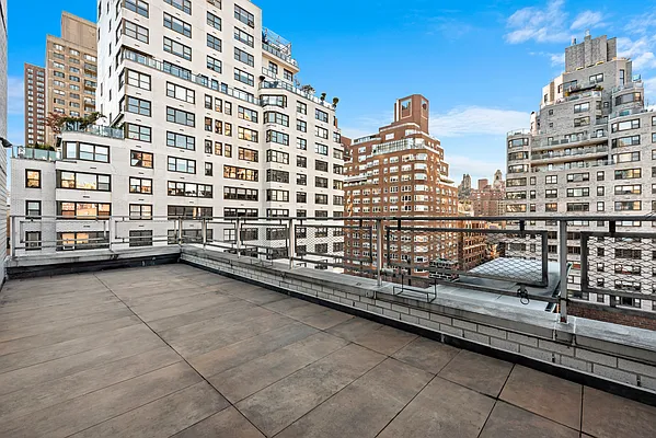 Sold by William Raveis Real Estate | media 20