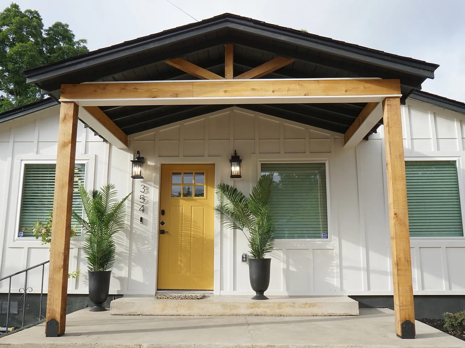 3 bed, 1204 sqft, $2,699 — Photo 1