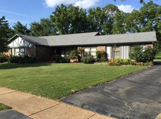 1354 Willow Brook Dr, Saint Louis, MO 63146