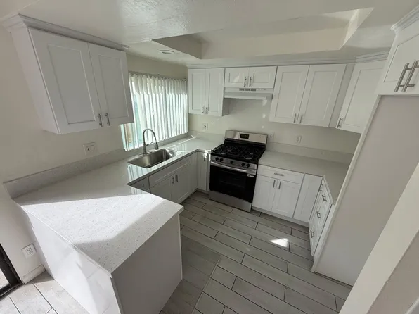 11518, 2504 W Orange Ave #8, Anaheim, CA 92804