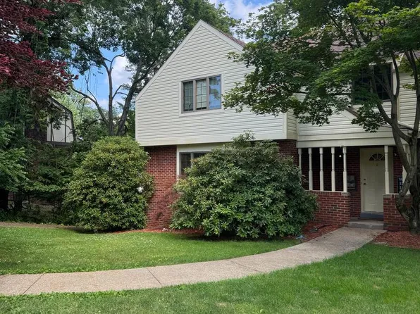 3585 W Windover Ct, Murrysville, PA 15668