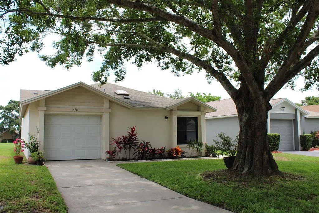 3 bed, 1367 sqft, $1,950 — Photo 2